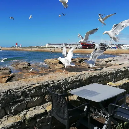 La Rose Des Mers Bed & Breakfast *